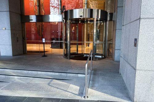 Entry ramp to 15 William Street